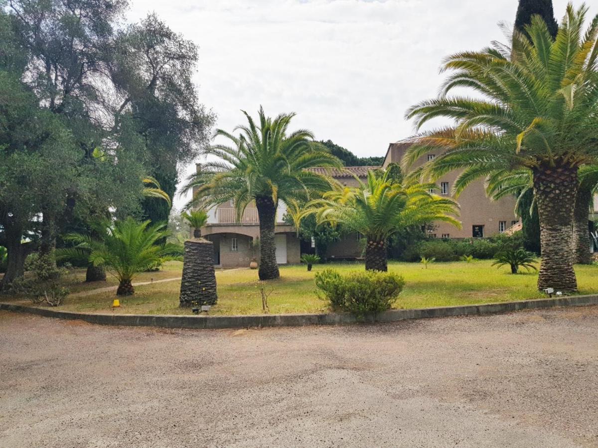 Camp De Base Dei Marres Hotel Ramatuelle Exterior foto